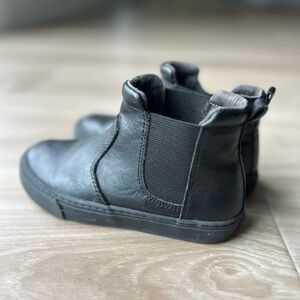 Sz 12 Boys kids  Black Leather Ankle Boots